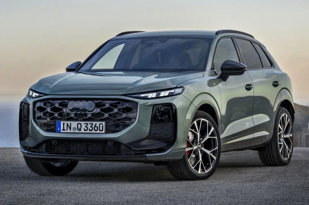 Nowy Audi Q3 w zielonym kolorze, z nowoczesnym grillem i felgami. Zastanawiasz się nad jego spalaniem?
